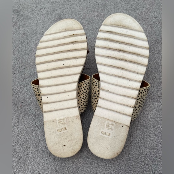 Dirty Laundry Coastline Cheetah Sandal Size 7.5 - Picture 4 of 6